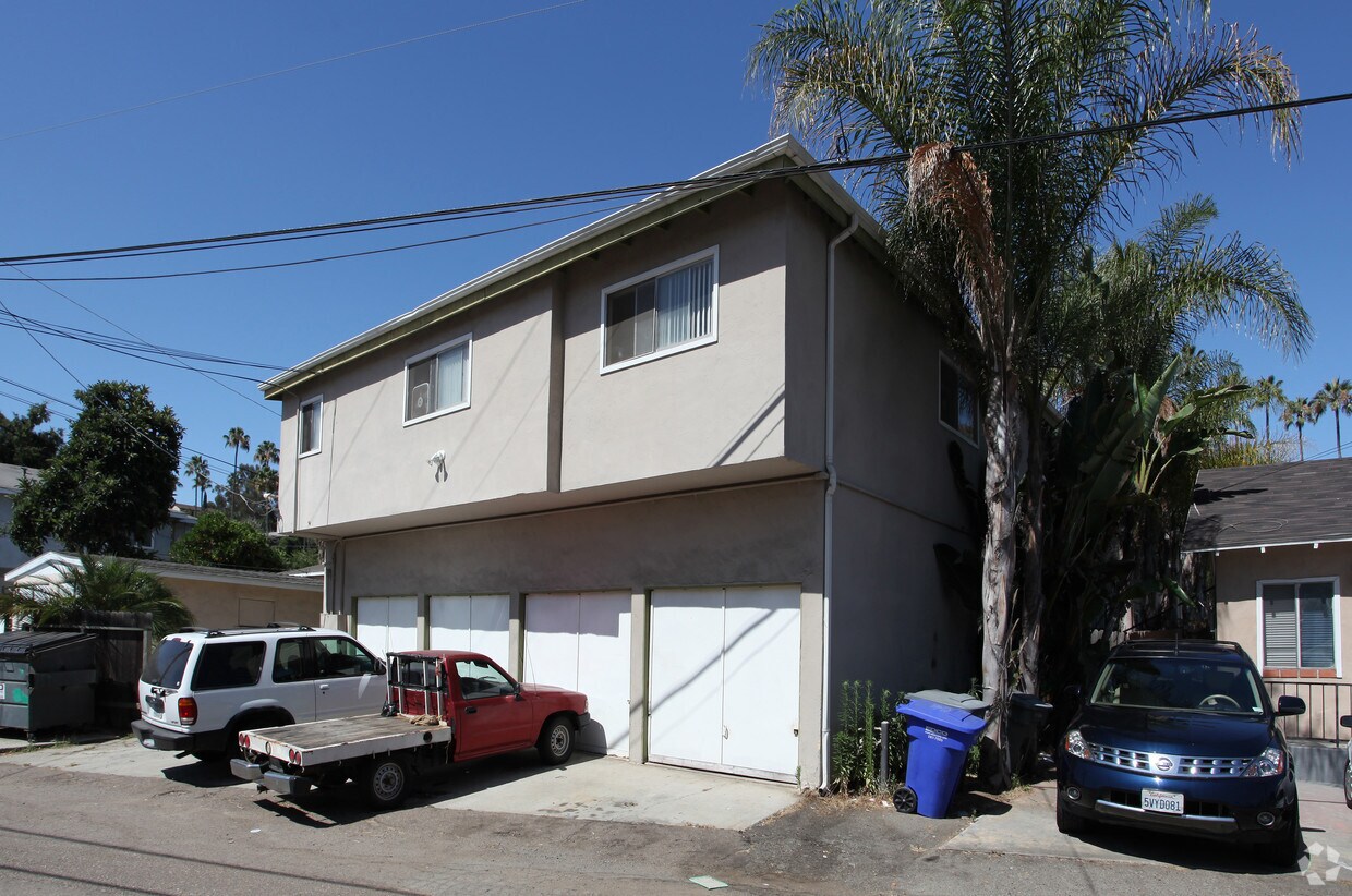 Primary Photo - 4551 Spring St