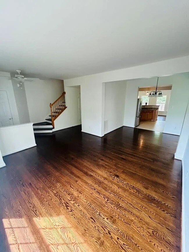 Foto del edificio - 3209 Friars Walk Ln