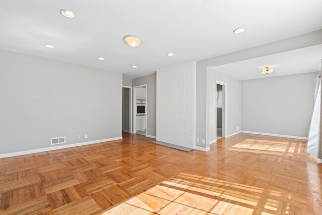 Building Photo - 101 Cerro Dr
