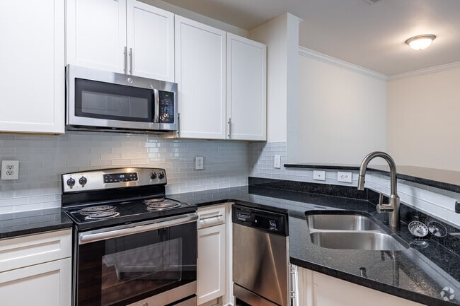 1BR, 1BA - 841SF - Wesley St. James Apartments at Sandy Springs