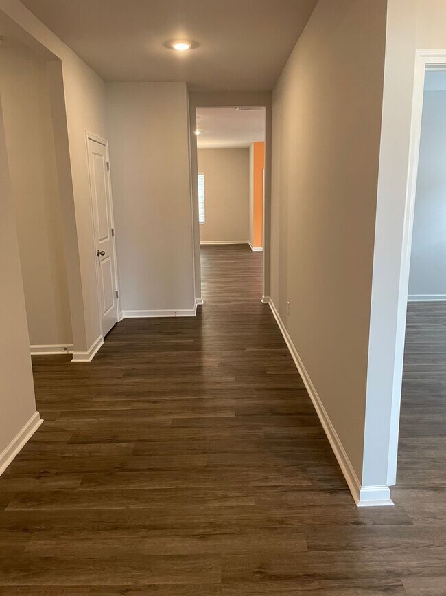 Foto del edificio - 102 Maymont St NW
