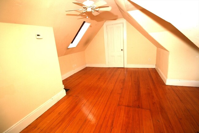 Building Photo - 42 Salcombe St