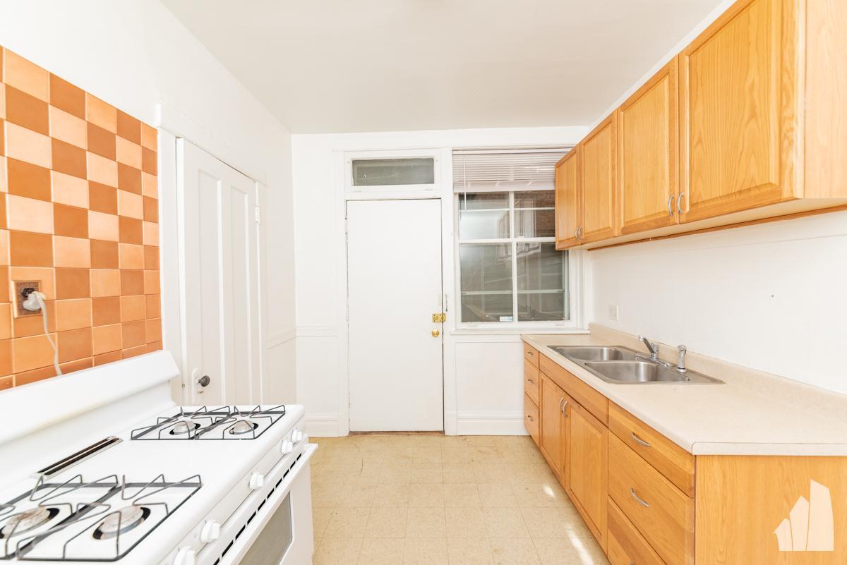 Foto principal - 1 bedroom in Chicago IL 60640