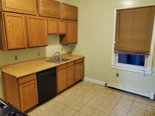 Kitchen - 61 Mascot St