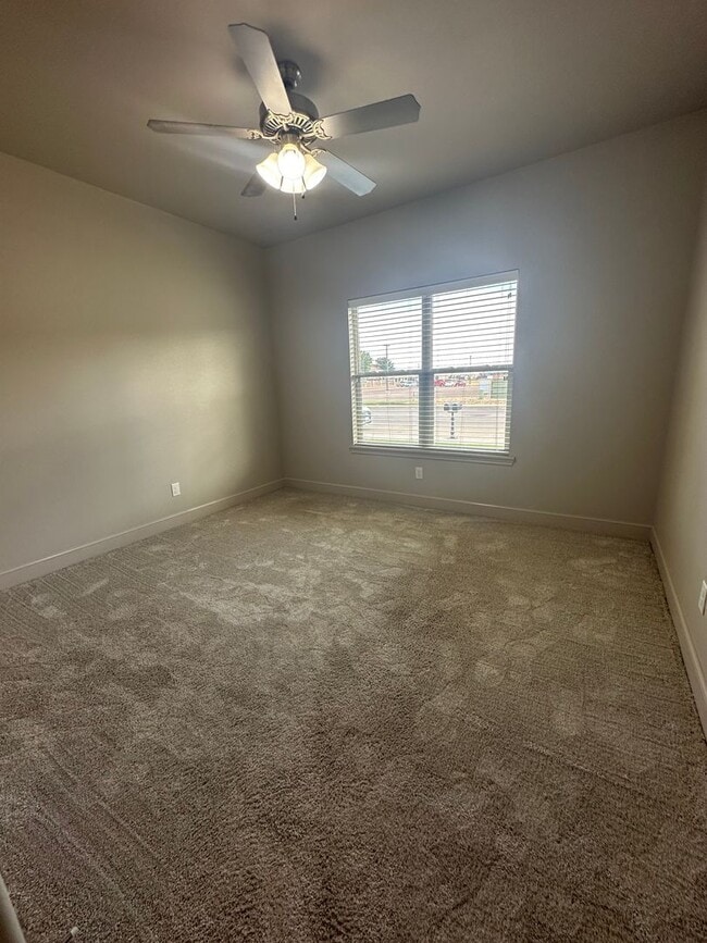 Foto del edificio - 6307 73rd Street Unit A - Lease Only