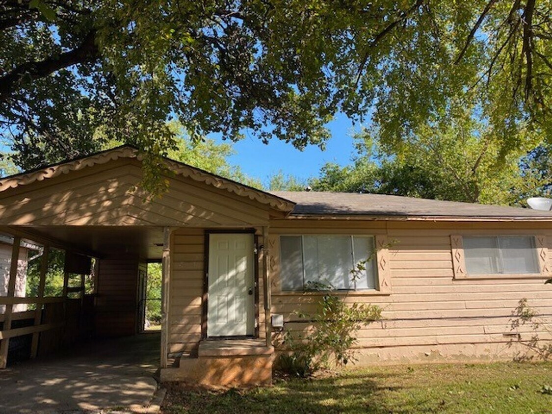 Foto del edificio - 2/1 in South Denison with Carport and Fenc...