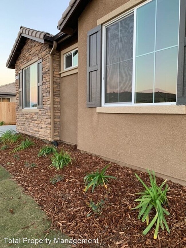 Building Photo - 3 br, 2 bath House - 4613 W Flagstaff Ave.