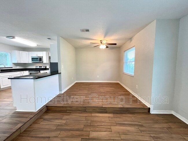 Building Photo - 5310 Forestbrook Dr E