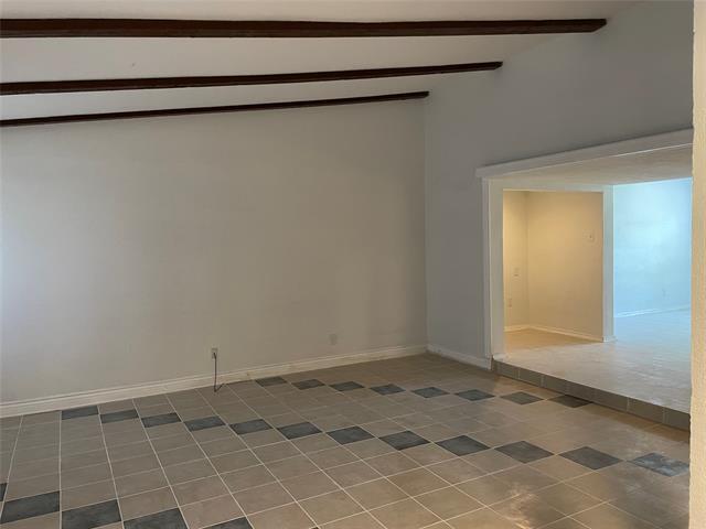 Building Photo - 2706 Treeview Dr