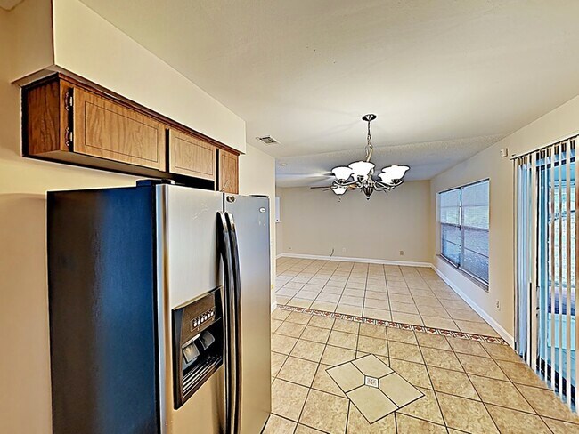 Building Photo - 250 Crestview Dr