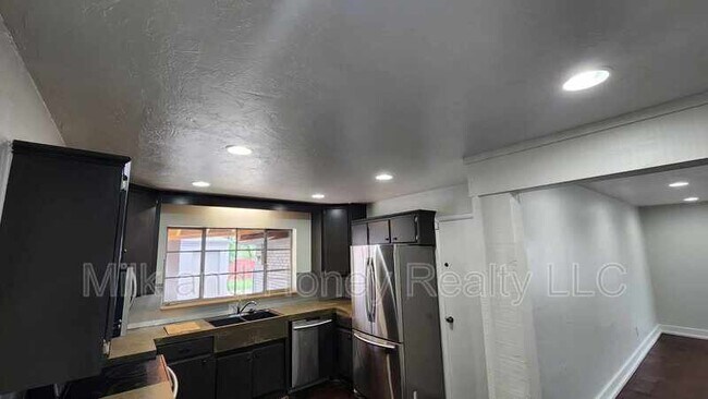 Foto del edificio - 3701 NW 60th St