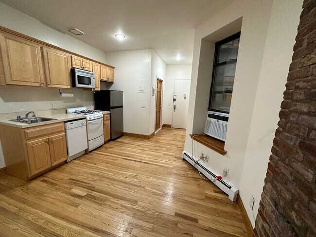 Building Photo - 43-45 W 55th St