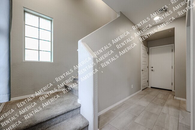 Building Photo - 1701 E Dogwood Ln