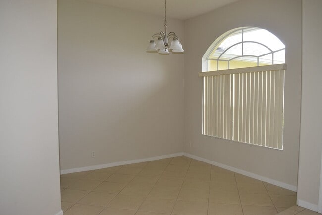 Building Photo - Stunning upgraded and immaculately maintained 3/2/2 home close to Gatlin I-95