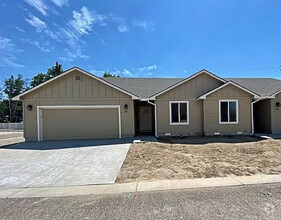 Building Photo - 298 Ash Loop