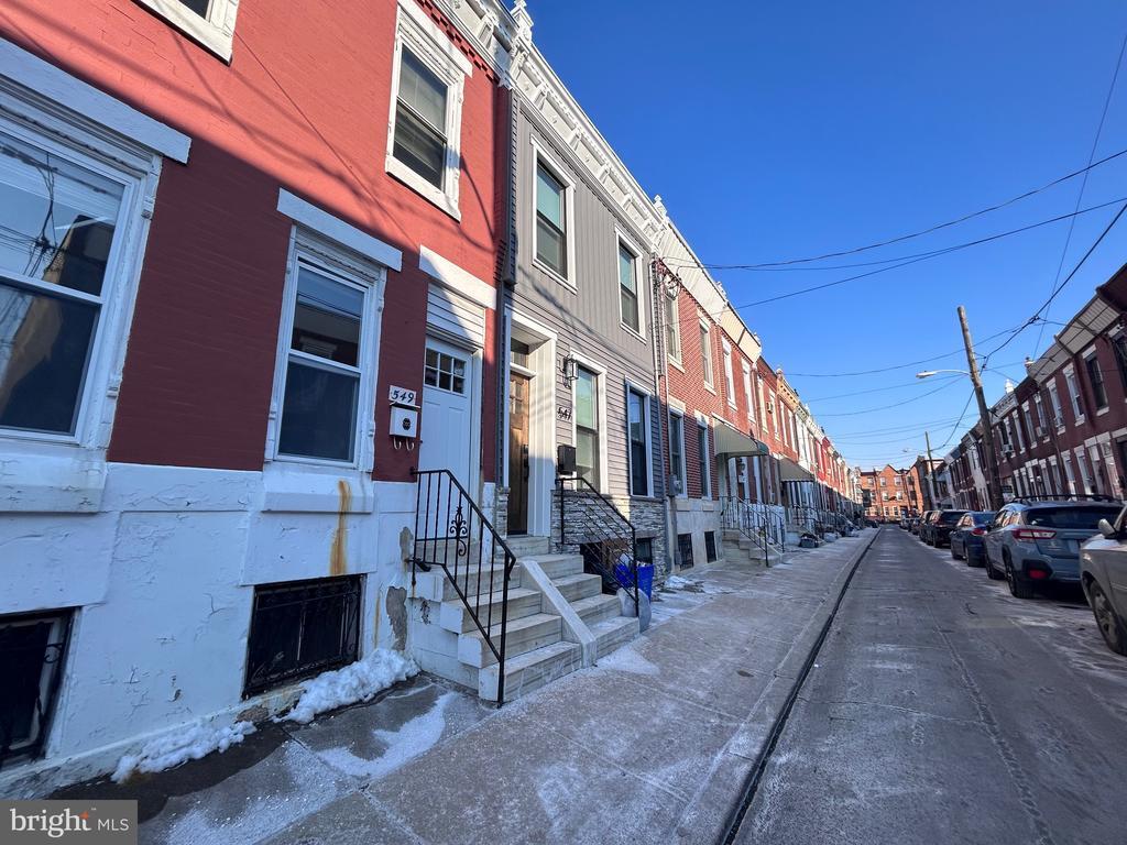 Building Photo - 549 Fernon St