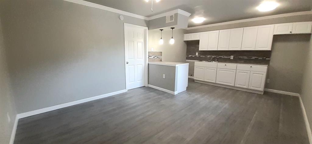 Foto principal - 221 Caylor St