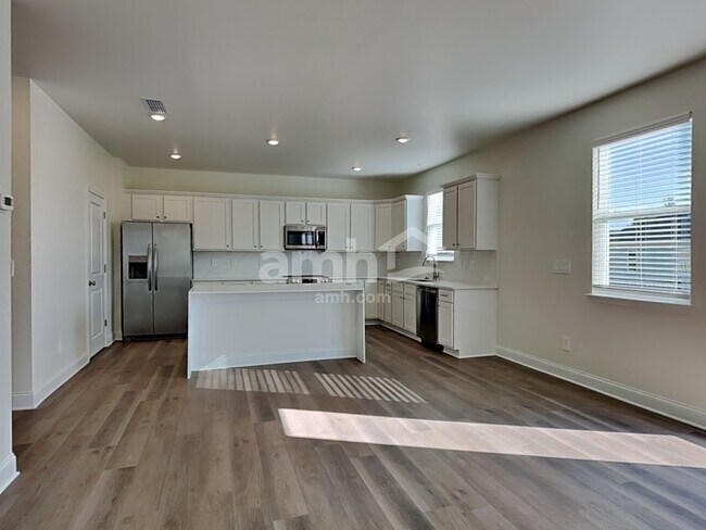 Building Photo - 3306 Emzy Dr