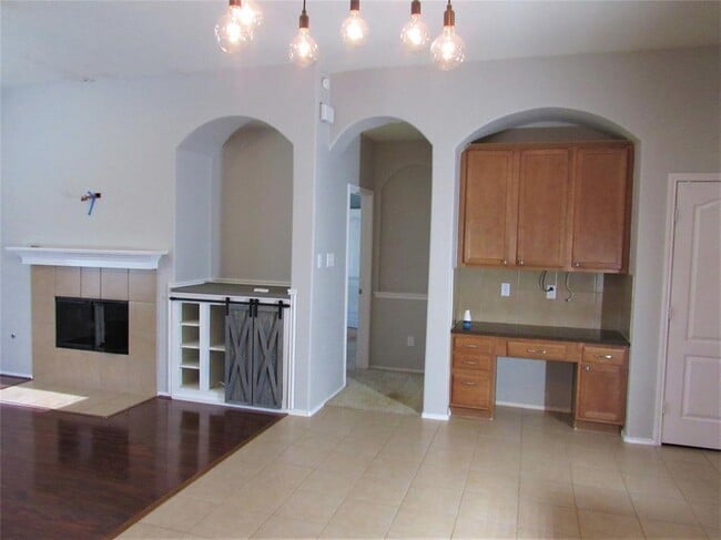 Building Photo - 21582 Duke Alexander Dr