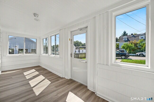 Building Photo - 15 Whitmore Ln