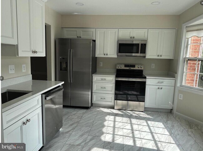 Foto del edificio - 4506 Shoal Creek Ct
