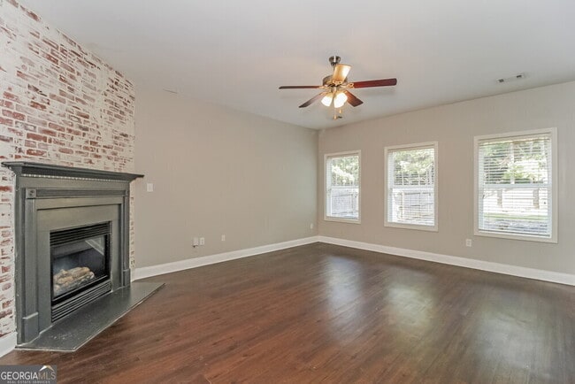 Building Photo - 314 Parkmont Way