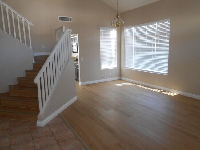 Foto del edificio - Great 2 Story Home in the NW