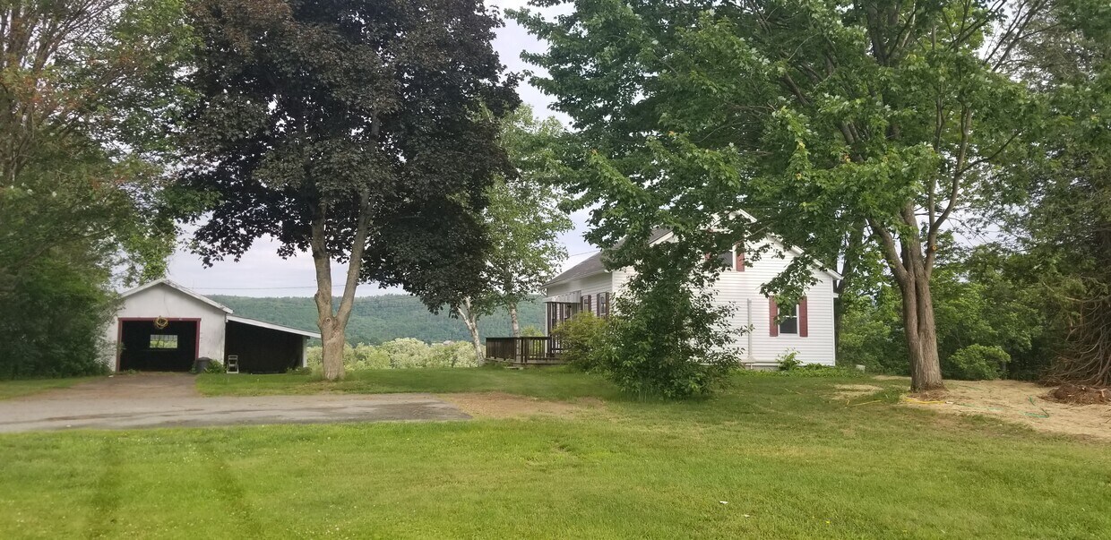 41 Cedar Ln, North Haverhill, NH 03774 House for Rent in North