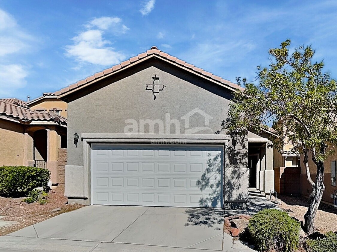 Foto principal - 8802 Salvestrin Point Ave