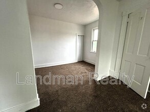 Building Photo - 617 9th St