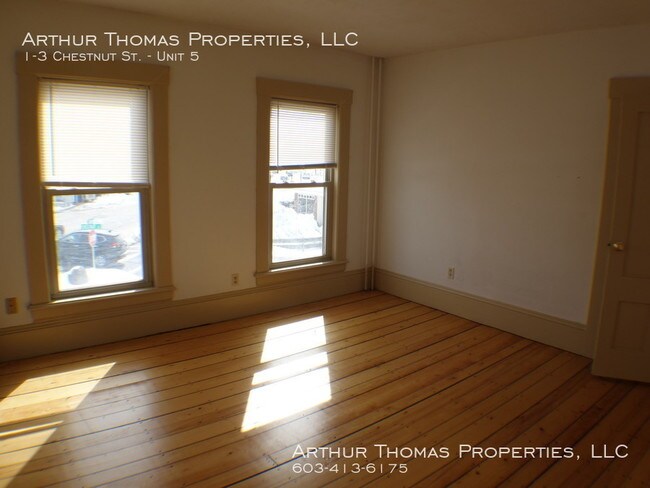 Building Photo - 13 Chestnut St