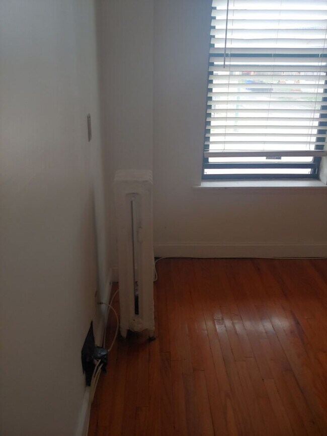 Foto del edificio - 307 E 50th St