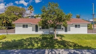 Building Photo - 1421 NE 30th Ct