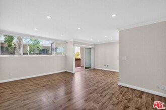 Building Photo - 5900 Canterbury Dr
