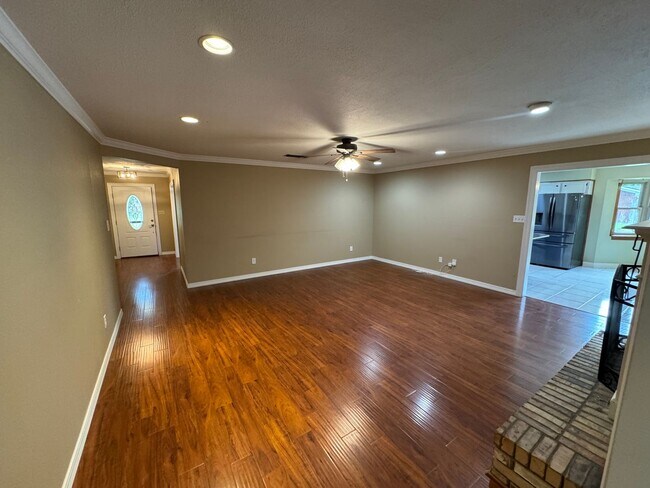 Building Photo - Large home in Greenacres with GUESTHOUSE!!!