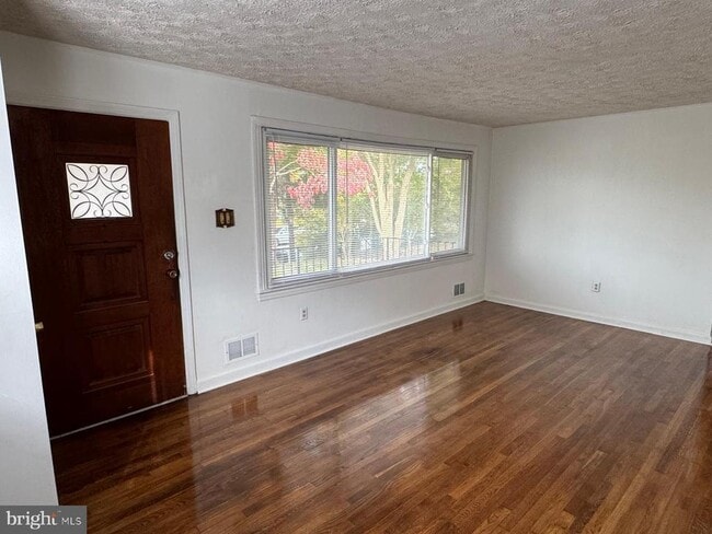 Building Photo - 6121 Quebec Pl