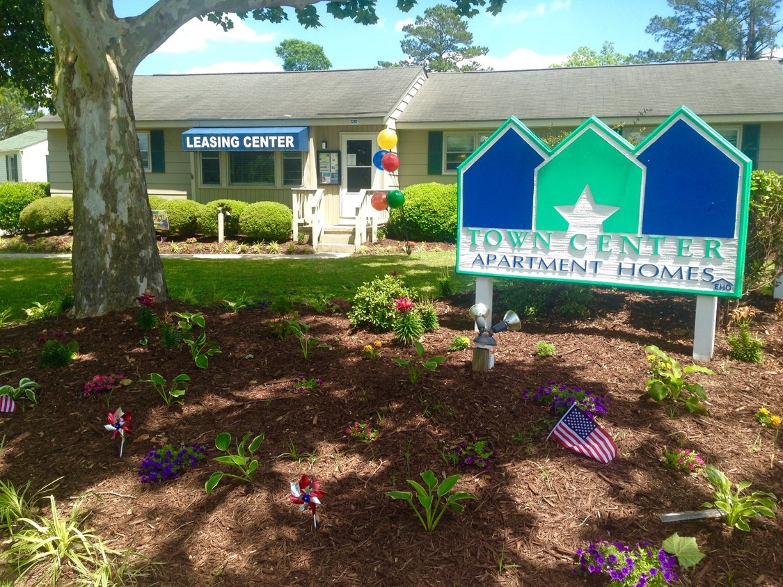 New Town Center Apartments Apartments 2292 Onslow Dr Jacksonville, NC