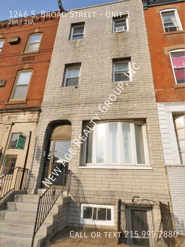 Primary Photo - Large 2 bedroom, 2 bathroom apartment loca...