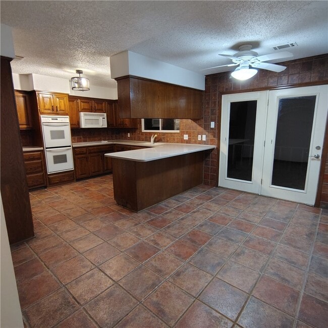 Building Photo - 3129 Glen Flora Way