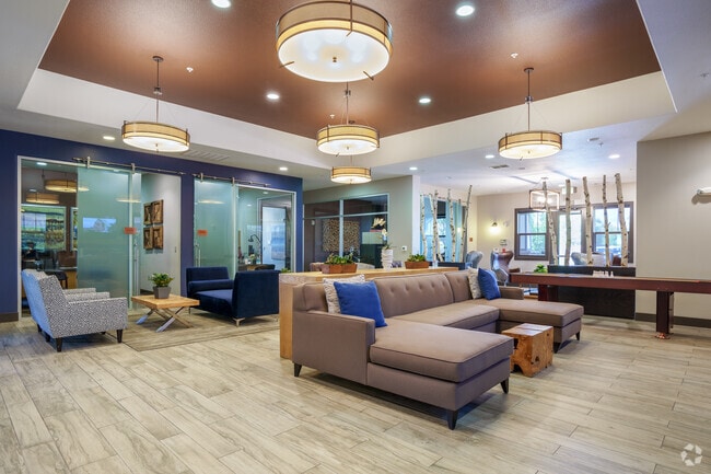 Clubhouse - Alexander Crossing