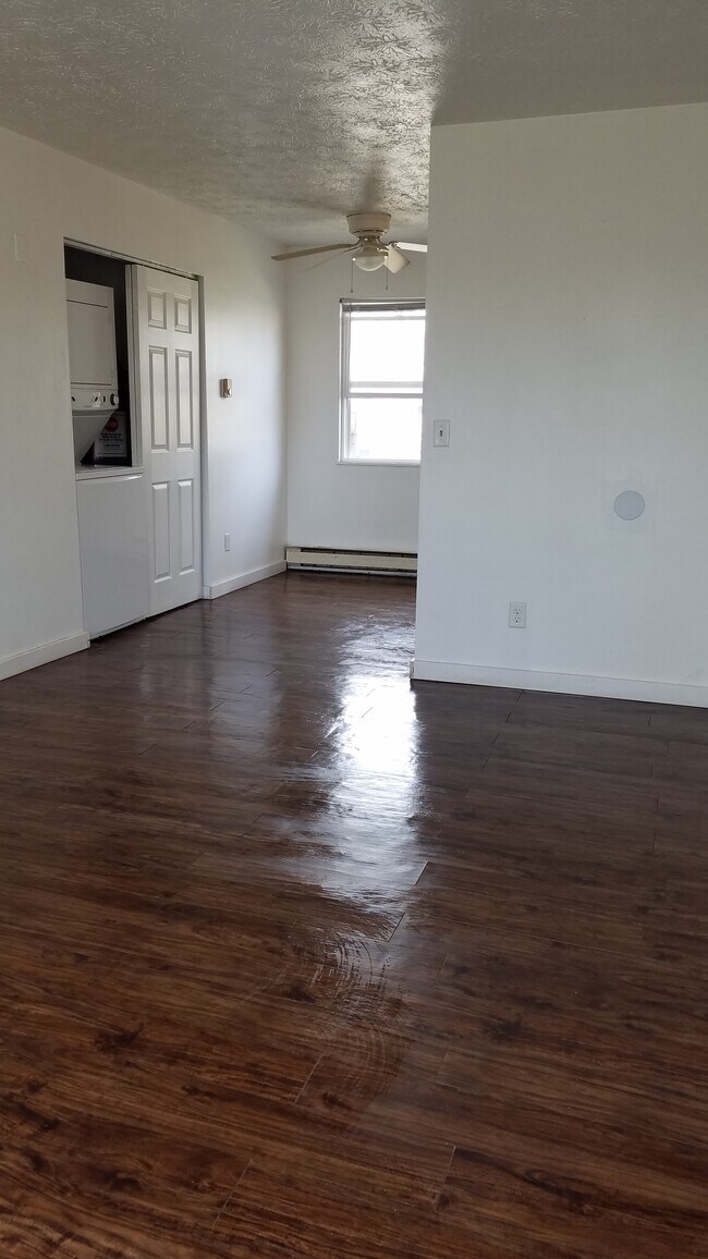 Foto del edificio - 1227 Hilltop Dr