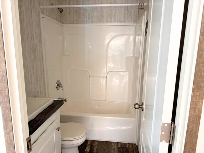 Foto del edificio - 709 N Power Glide Way