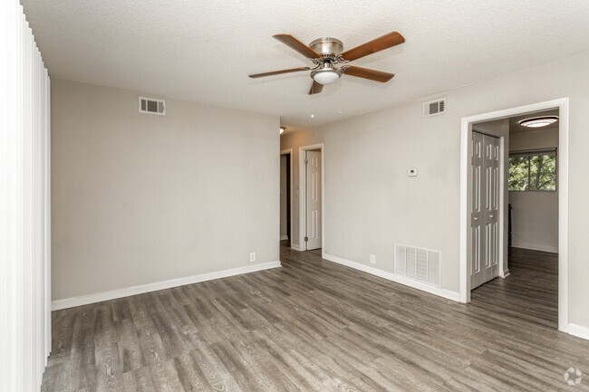 2HAB, 1BA - 890 ft² - Wingate Apartments