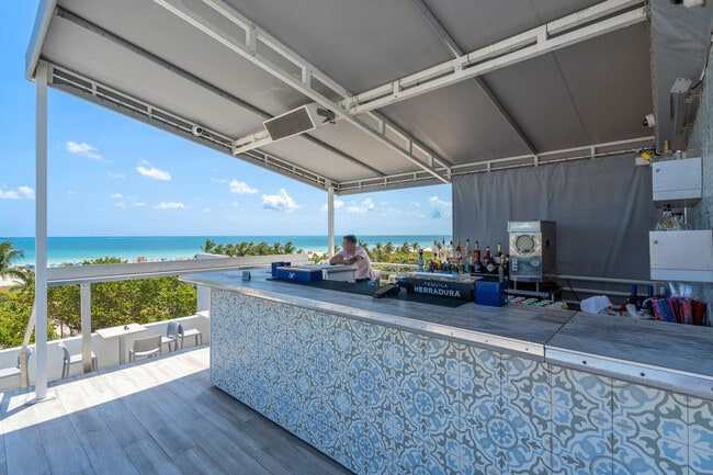 Building Photo - 1036 Ocean Dr