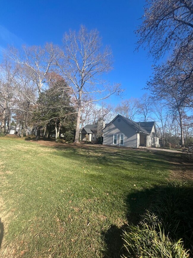 Foto del edificio - Beautiful 3 Bedroom 3 Bathroom Single Family Home