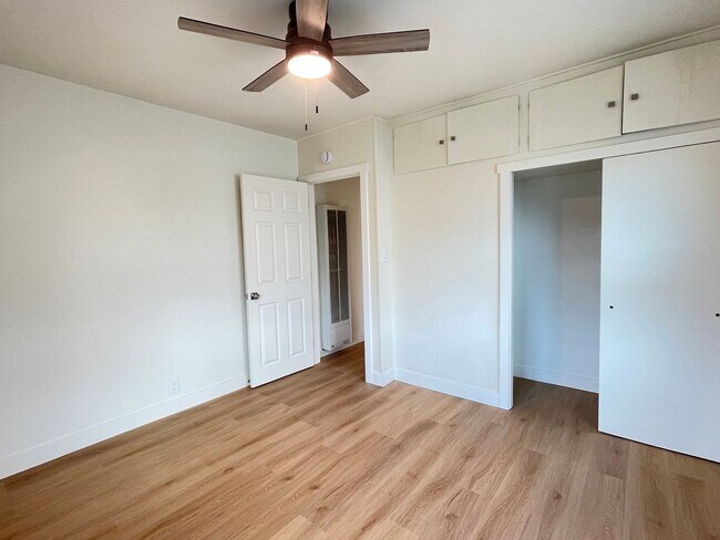 Building Photo - G22500E