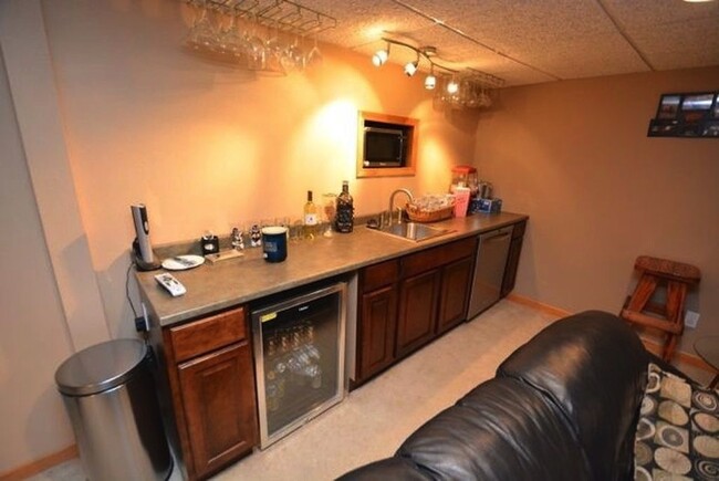 Lower level wet bar - W331N4488 Emley Dr