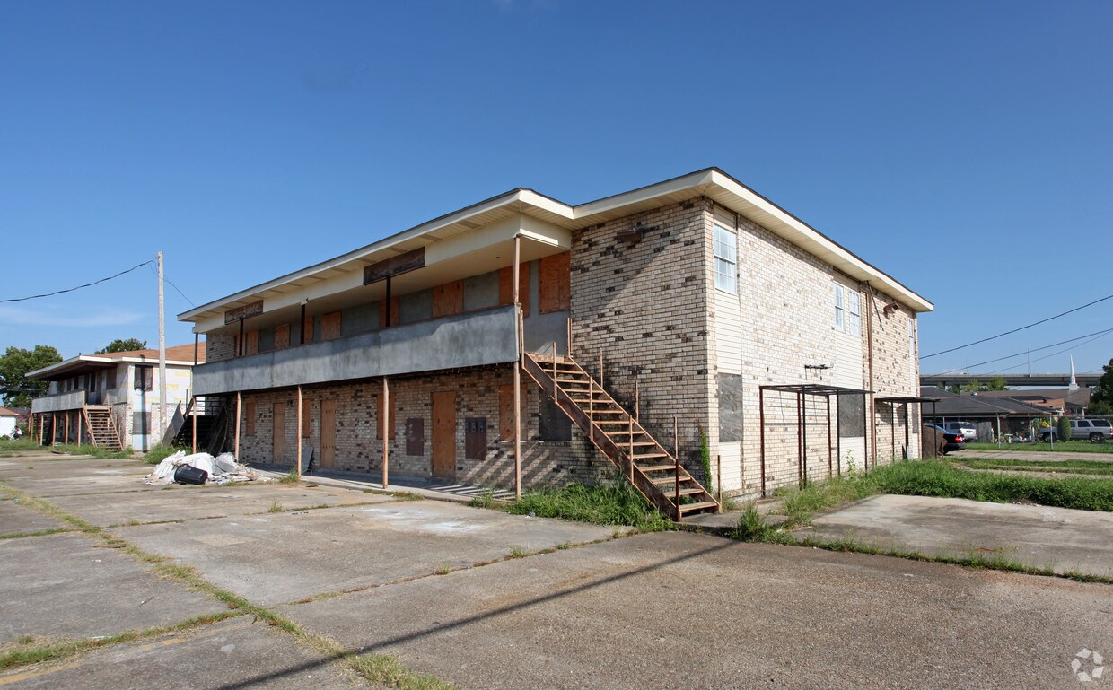 1040 Estalote Ave, Harvey, LA 70058 Apartments in Harvey, LA