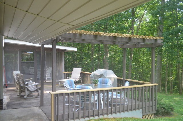 Building Photo - 991 Strawberry Ln