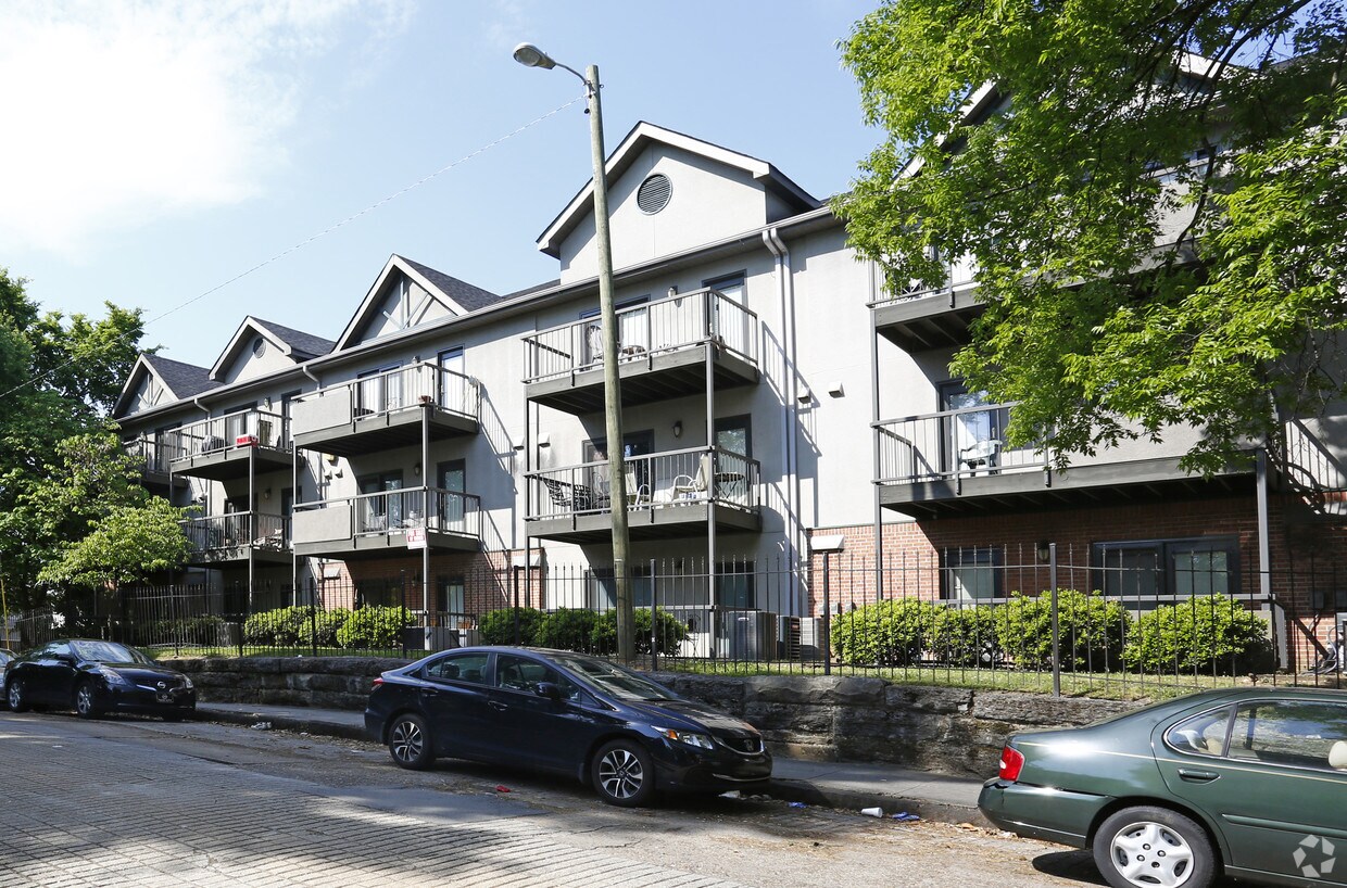 Primary Photo - 1201 Laurel Ave